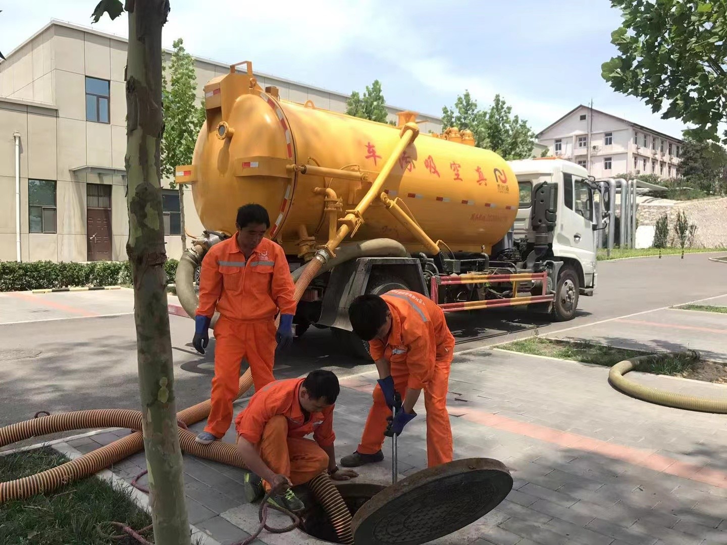 滨城化粪池清理与5-8吨吸粪车施工效率分析
